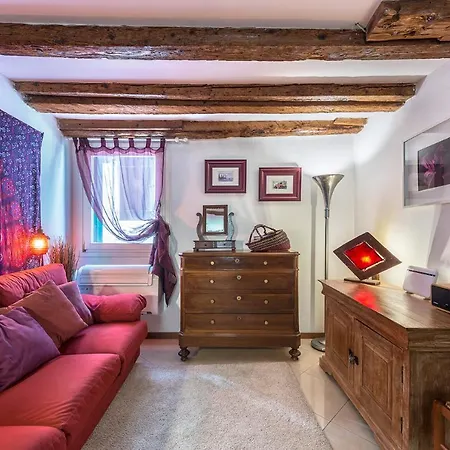 Piccolo - Cozy In The Heart Of Authentic Apartment