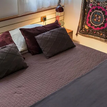 Piccolo - Cozy In The Heart Of Authentic Apartment