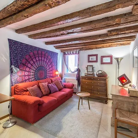 Piccolo - Cozy In The Heart Of Authentic *
